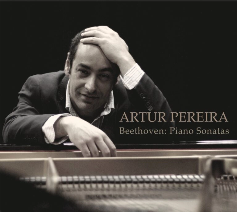 Beethoven: Piano Sonatas album cover by Artur Pereira